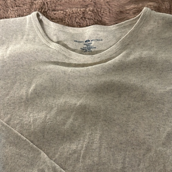 Brandy Melville long sleeve top - Picture 2 of 2